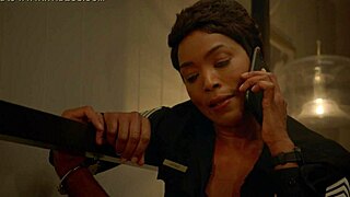 Angela Bassett in 9-1-1 S01E09 Scene Highlight