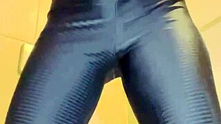 Tezao fetish on public display