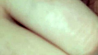 Wet and wild chatte humide: Touching and self stimulatio