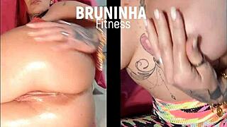 Cu off and oiled ass fingering doing what in split scree