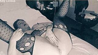 Juicy Rubii Back with Wet Solo Play on Homemade Cam