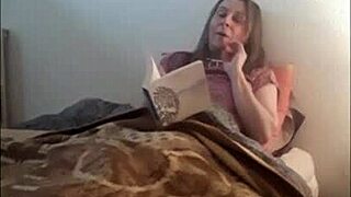 French submissive comes on webcam to explore Solo pleasur