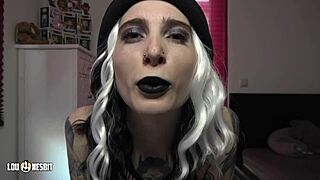 Gay parking area getting laid with male slut and femdo