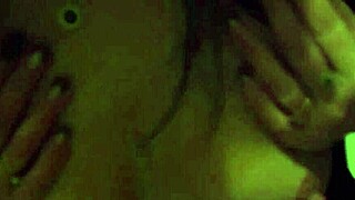 Housewife’s secret desire: foot fetish and pussy licking