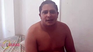 Married woman’s bare ass hole is burning hot