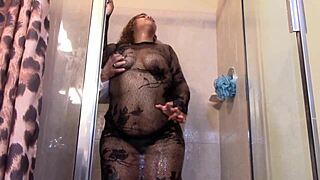 Big Latina booty grinds on white dick in steamy shower
