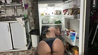 Camara Oculta Captures Stepmom in Sexy Hidden Moment