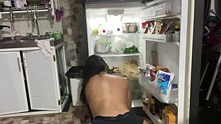 Camara Oculta Captures Stepmom in Sexy Hidden Moment