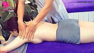 Massage with oil and Japanese techniques for relaxation
