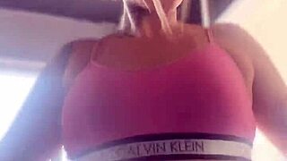 Fetish play at the gym with a buttplug for extra spice
