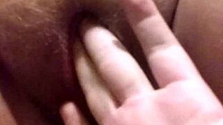 Sexy fat girl gets fingered and cums hard