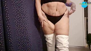 I can't resist this hot milf in sexy heels