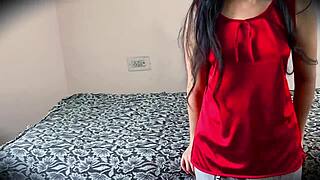 A rich Indian amateur gets a massage with oral sex and an orgasm
