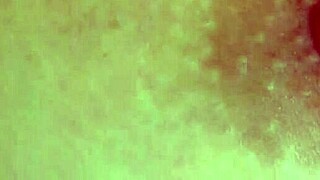 熟女在卧室用各种玩具达到激烈高潮尖叫