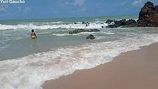 Man, Yuri Gaúcho, hot wife showin’ all at nudist beach, guys goin’ crazy!