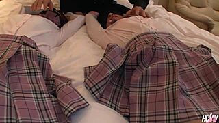 Asian beauties Chiharu Miyasita and Hikari Sakamoto