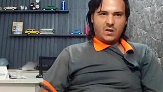 A solo guy masturbating 38 is too much to handle