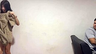 Leidy Seduces Technician for Free Computer Fix