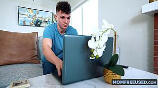 Hey, milf agent Sadie Rose lets hacker Josh Rivers freeuse her body!