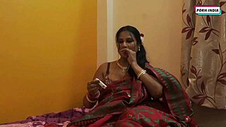 Hot desi Indian bhabhi pounded hard in bed