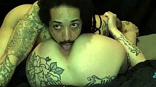 Moonlight Pearl - tattooed milf facesitting and sucking