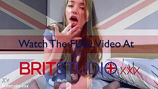 brit teen's oily handjob feels so good 😉