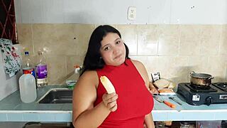 ¿Cómo follas así de bien en la cocina, culona?