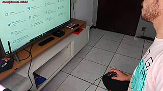 Dona De Casa Seduces Technician With Her Curvy Latina Body. Husband's Away, So She Rides His Big Cock Hard!