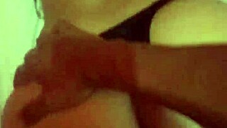 Milf Caliente con Culo Grande Follada a Perrito Duro