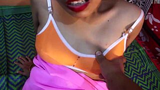 indian desi bhabhi in pink saree blows boyfriend hard