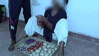 Sabji wali bhabhi in homemade Indian sex reality. Big cock doggystyle and close-up pussy licking dominate.