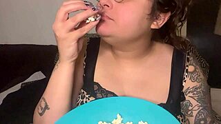 Hey, check out this fetish video with crunchy popcorn in a sexy mouth, like from a curvy Latina with big natural tits